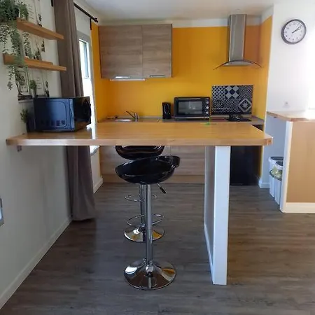 La Grelauderie 4 *