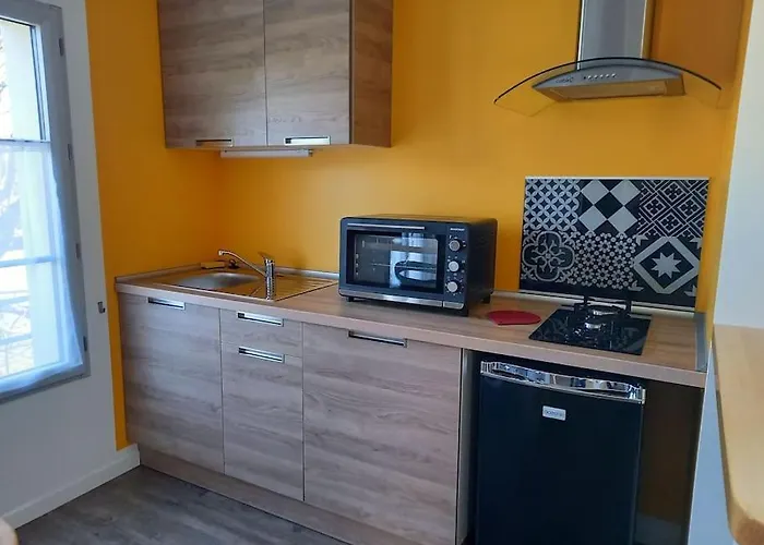 La Grelauderie 4 *